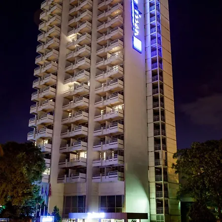 Отель Radisson Blu 4*
